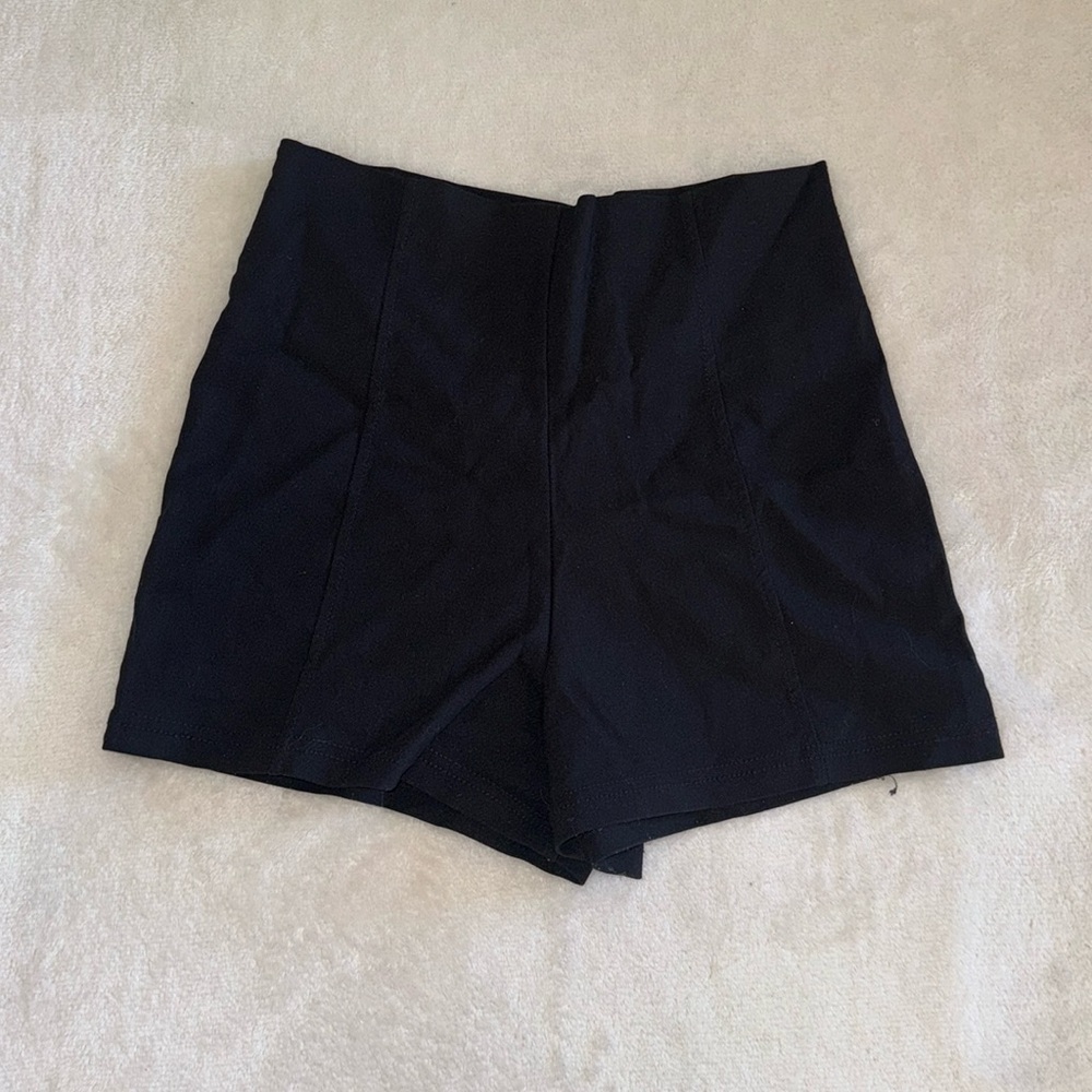 High-waisted Stretchy Black Shorts